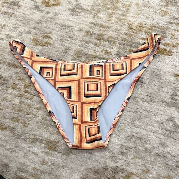 Triangle Geometric Print Bikini Set - Picture 2 of 11